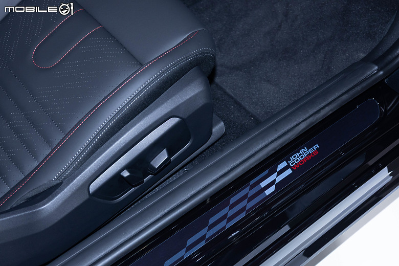 【採訪】追加性能與敞篷版本,MINI JCW、Cooper Cabrio車型上市、建議售價210萬元起!