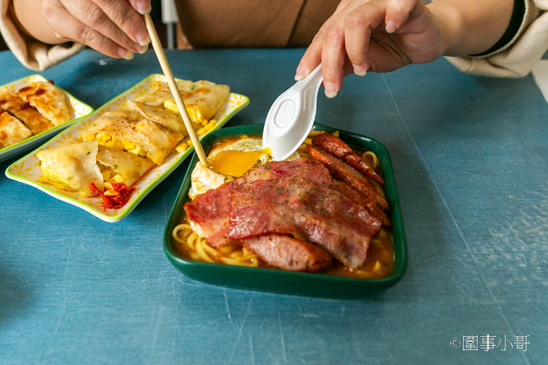 宜蘭蘇澳馬賽早餐-BONBONBRUNCH～很推薦這裡的脆皮蛋餅還有薯條，招牌的可頌鬆餅也很美味～還有超豐盛的麵麵套餐～