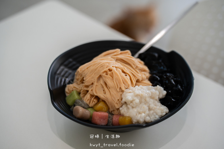 點我看大圖 台中西區冰店_日月欣冰店,銅板價雪花冰,加25元多三樣配料,台中西區下午茶_2025日月欣冰店菜單