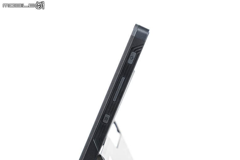 ROG Flow Z13 (2025) 測試報告｜內顯也能戰 3A 大作，二合一電競筆電再進化！