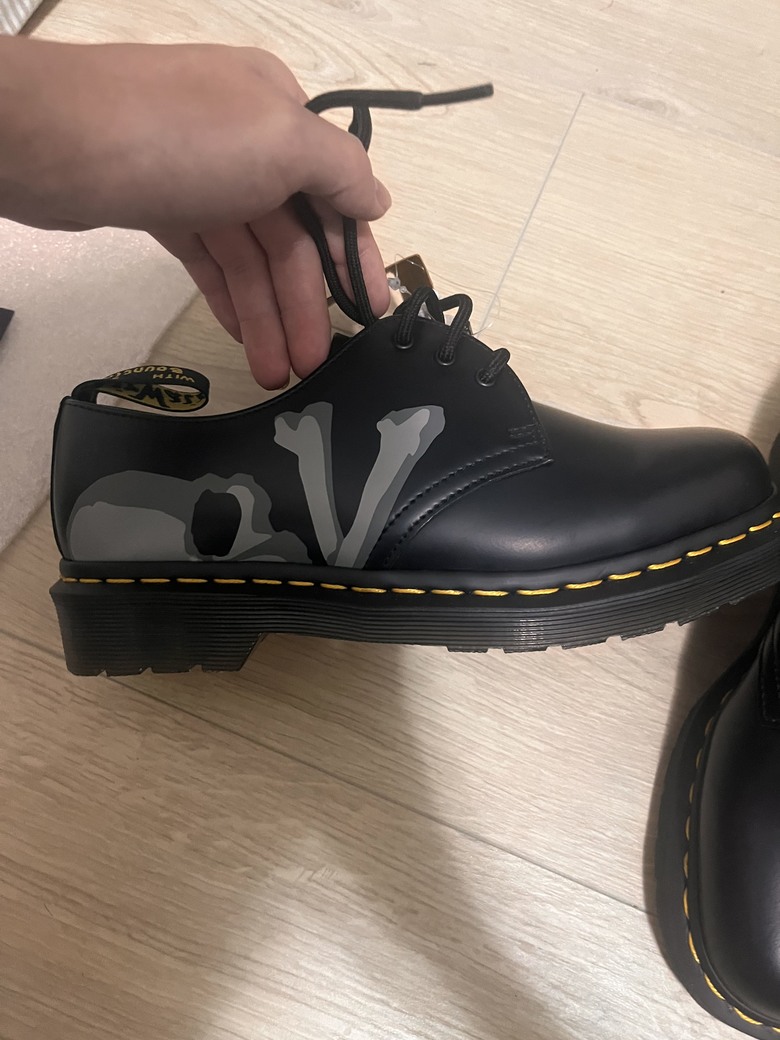 可以幫我鑑定一下 Dr.martens感謝🙏