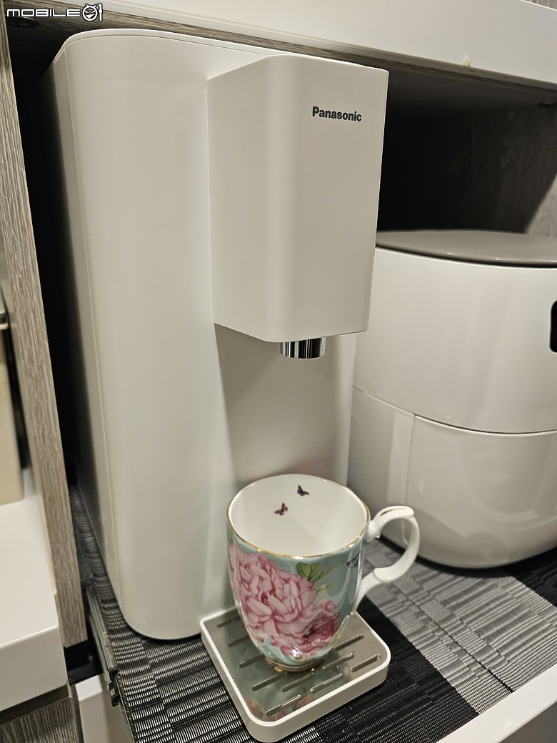 點我看大圖 Panasonic RO瞬熱開飲機(TK-SMRN1):新手爸媽的居家飲水革命