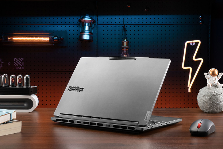 Lenovo 揭「可外折螢幕筆電」ThinkBook Flip，持續探索大螢幕筆電可能性！