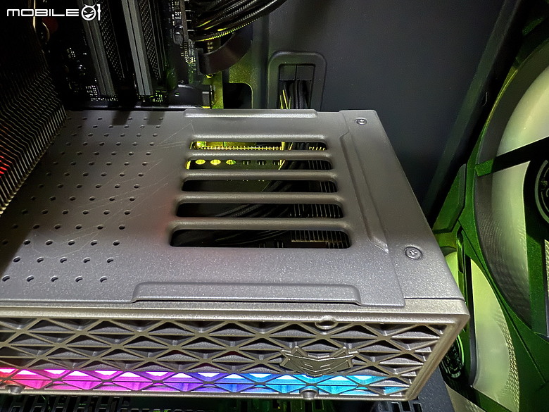 藍寶石 SAPPHIRE 電競磚頭 NITRO+ AMD Radeon RX 9070 XT 開箱