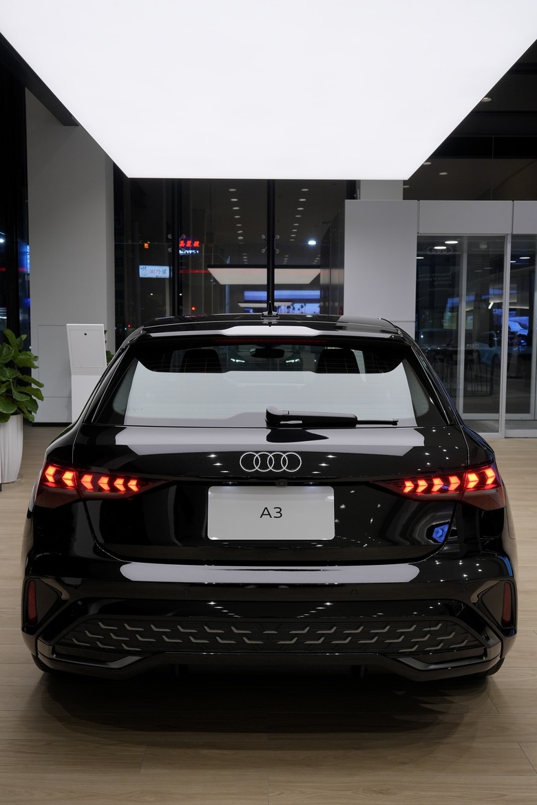 實車分享｜小改款 𝐀𝐮𝐝𝐢 𝐀𝟑 𝐒𝐩𝐨𝐫𝐭𝐛𝐚𝐜𝐤 𝟑𝟓 𝐓𝐅𝐒𝐈 𝐒 𝐥𝐢𝐧𝐞｜正式進駐