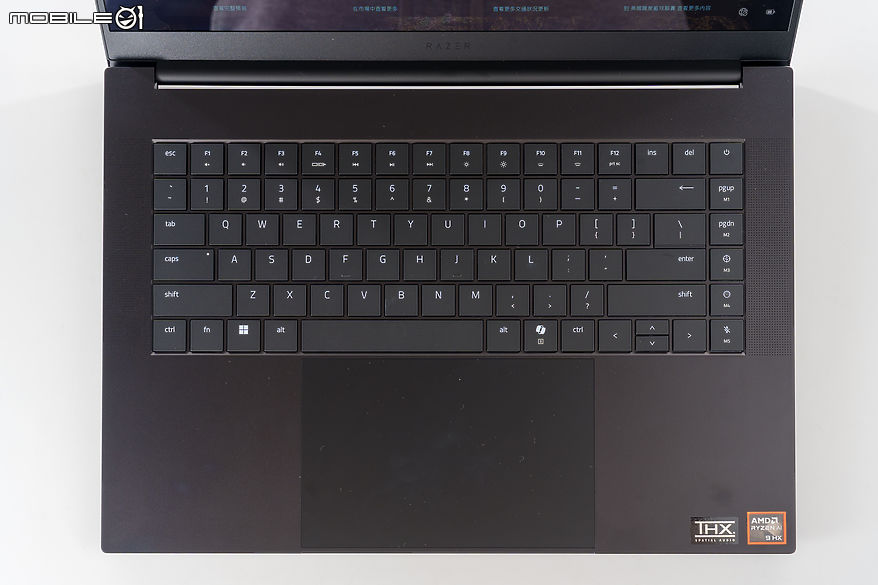 Razer Blade 16 效能完整解析｜RTX 5090 Laptop GPU 讓筆電再次超越效能限界