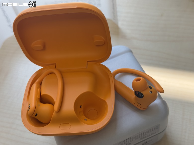 Powerbeats Pro 2 簡單開箱 (應該叫 開盒)