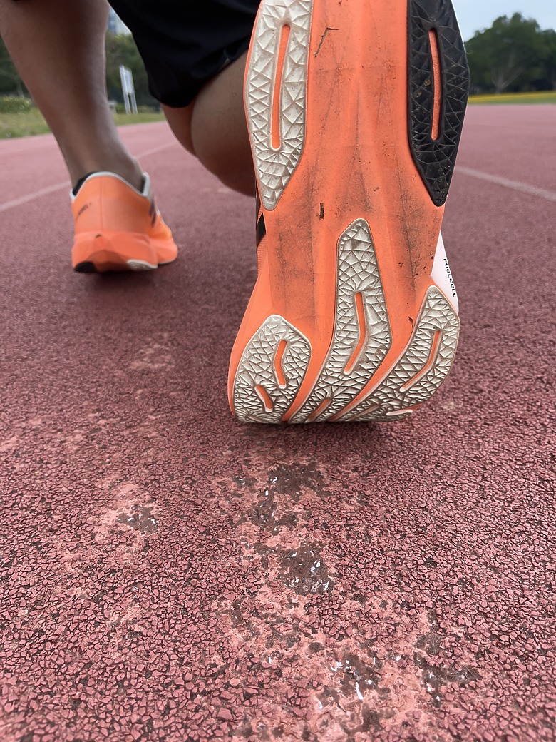 微開箱｜NewBalance FuelCell Rebel v4｜我Y拖練跑外的另一種選擇!