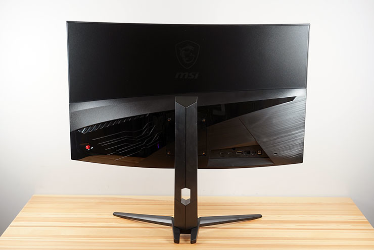 MSI MAG 321CUPDF 曲面電競顯示器開箱：4K 優異畫質、160Hz 高流暢度與曲面沉浸一次滿足，雙模顯示百搭各類遊戲！