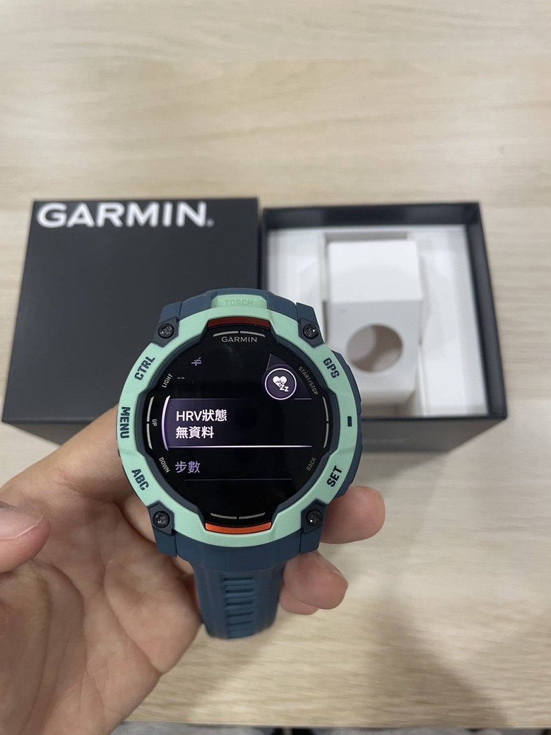 【開箱】Garmin Instinct 3 AMOLED