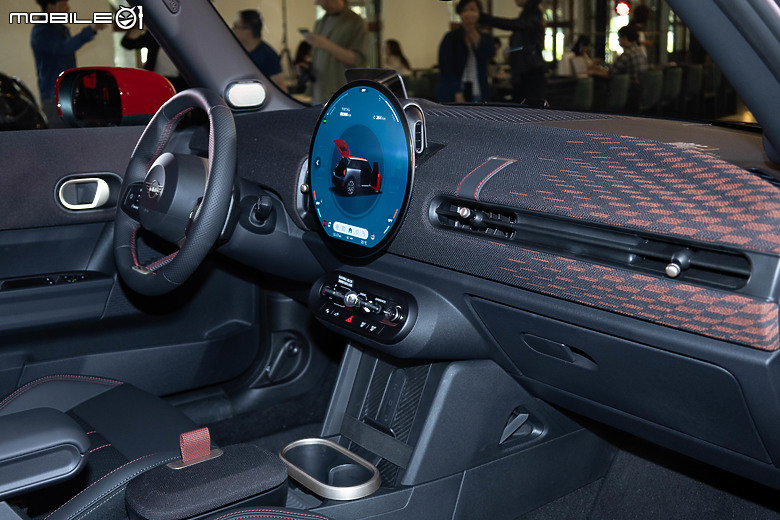 【採訪】追加性能與敞篷版本,MINI JCW、Cooper Cabrio車型上市、建議售價210萬元起!