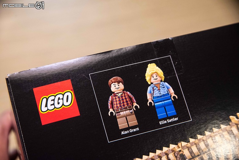 【樂高開箱】LEGO 76968 侏羅紀公園之暴龍化石登場，長度達一公尺的擬真震撼！