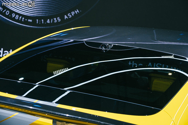 人車家合一!小米MWC 2025展區亮點:SU7 Ultra、小米15搭磁吸鏡頭