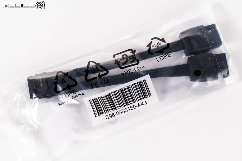 微星 GeForce RTX 5070 12G VANGUARD SOC 顯示卡開箱實測 以大型散熱設計帶來更低溫度壓制表現