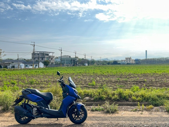 STR300騎一趟20公里沒紅綠燈的路