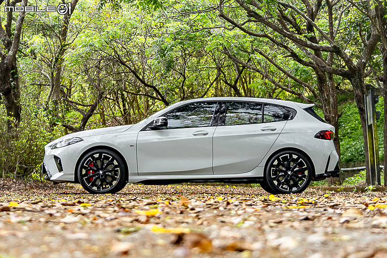 BMW M135 xDrive 試駕｜性能強悍、樂趣鮮明的豪華鋼砲！