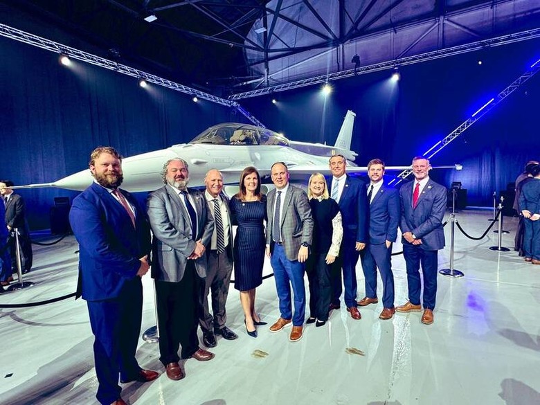 國軍新造F-16 V Block70首架出廠
