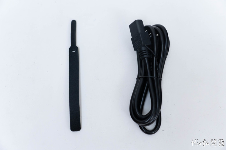 玩電的美洲獅，COUGAR GLE1000電供開箱