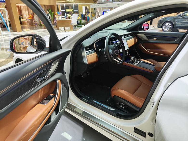 賞車賞到對岸去之好久不見的 – Jaguar XFL P300 AWD