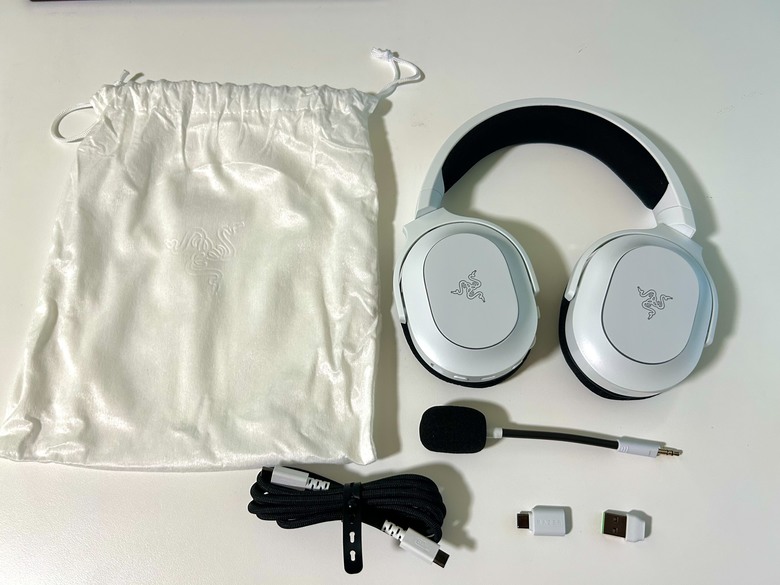 點我看大圖 【心得】Razer Barracuda X Chroma無線RGB遊戲耳麥開箱 70小時續航力+幻彩RGB效果 還支援多平台切換 超高顏值的雷蛇信仰電競耳機!!