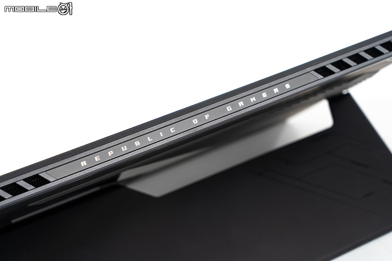 ROG Flow Z13 (2025) 測試報告｜內顯也能戰 3A 大作，二合一電競筆電再進化！