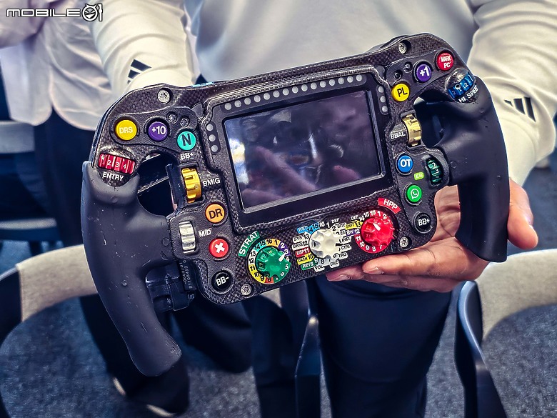 領著七千美金的票採訪2025 F1上海站|Pit參訪、車手面對面,來自Mercedes-AMG Paddock Club的豪華觀賽體驗!