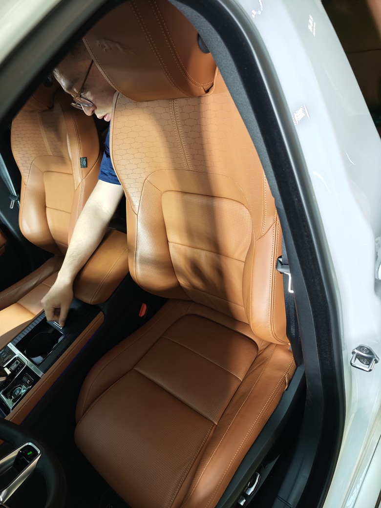 賞車賞到對岸去之好久不見的 – Jaguar XFL P300 AWD