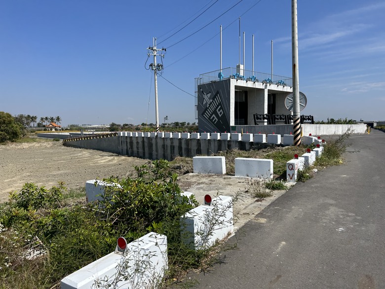 騎趣仁德「戰鬥機起飛藝術圖」踩點記