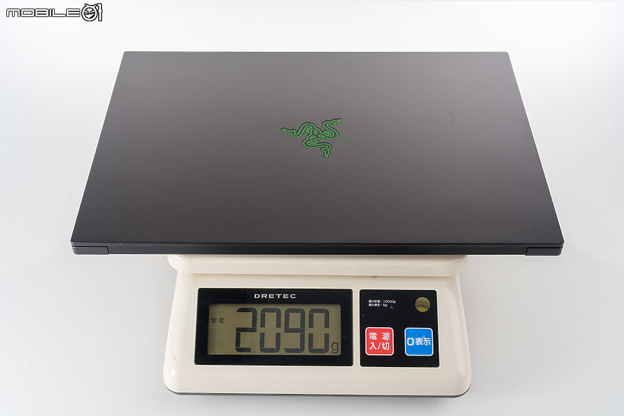 Razer Blade 16 效能完整解析｜RTX 5090 Laptop GPU 讓筆電再次超越效能限界