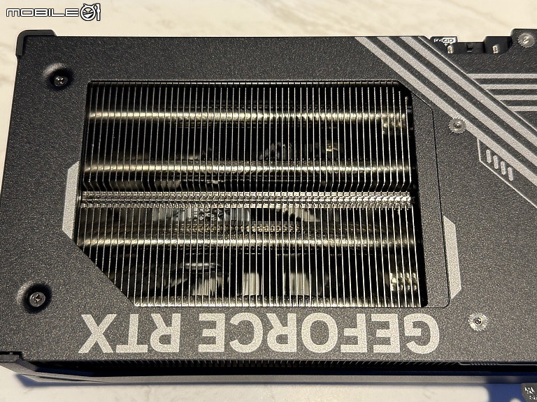 點我看大圖 MSRP 的起點,技嘉 GeForce RTX™ 5070 WINDFORCE OC SFF 開箱