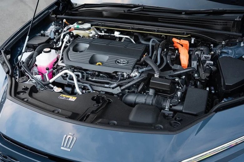 Toyota推出全新日規Crown Estate 擁有專屬野餐配備!
