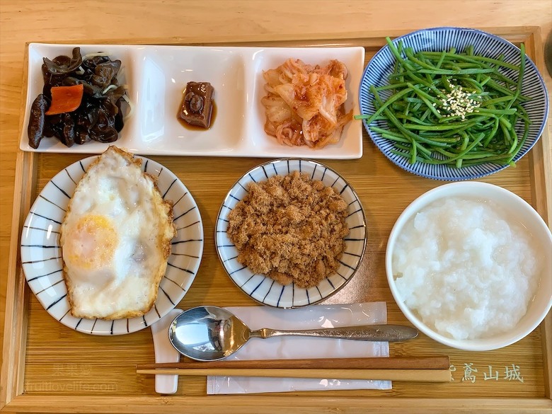 蟲鳴鳥語、竹林群山環繞、星光點點,讓人和毛孩都感到放鬆的渡假莊園