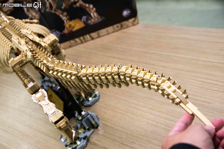 【樂高開箱】LEGO 76968 侏羅紀公園之暴龍化石登場，長度達一公尺的擬真震撼！