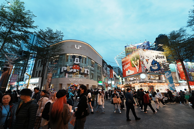 Sony FE 16mm f/1.8 G 評測報告｜輕巧多工超廣角、多一顆也無妨！