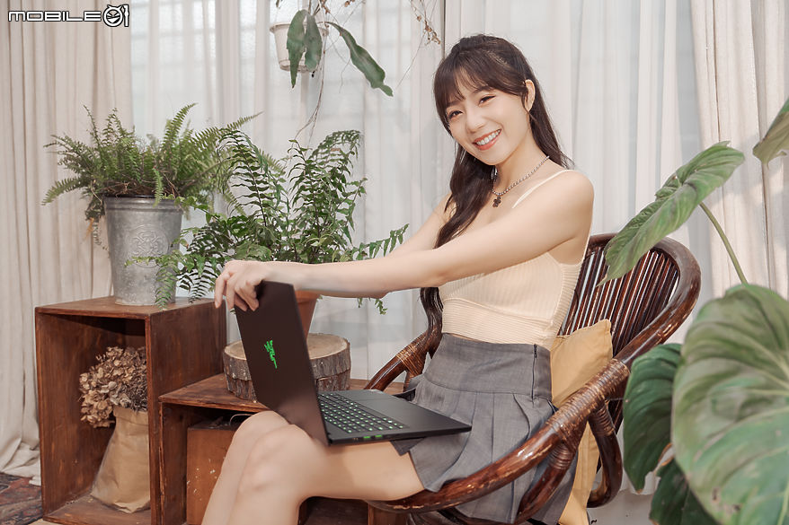 點我看大圖 Razer Blade 16 效能完整解析|RTX 5090 Laptop GPU 讓筆電再次超越效能限界