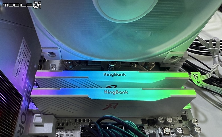 進入 CL28 低延遲領域 KingBank 金百達 D5-6000 星刃
