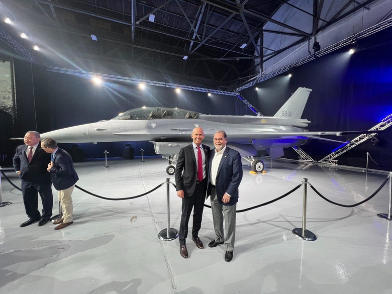 國軍新造F-16 V Block70首架出廠