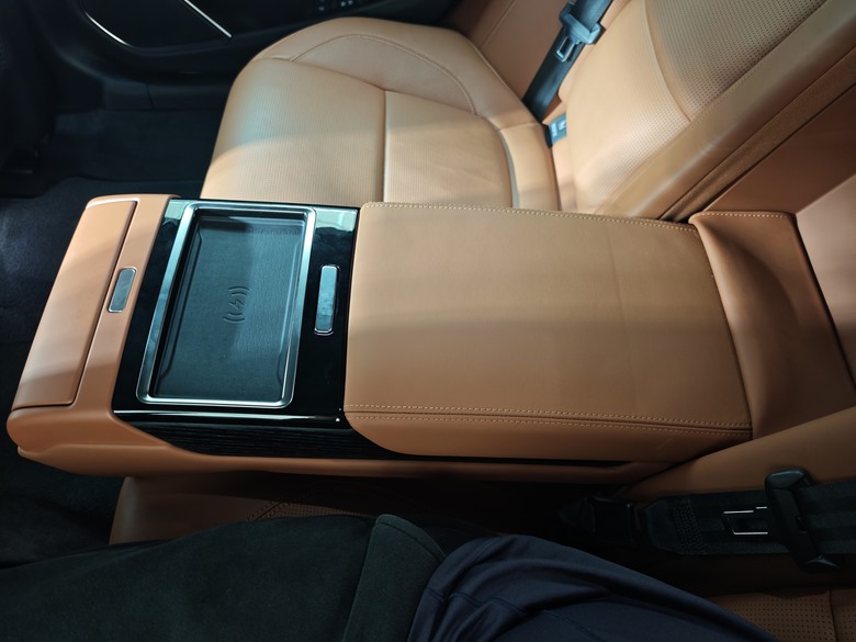 賞車賞到對岸去之好久不見的 – Jaguar XFL P300 AWD