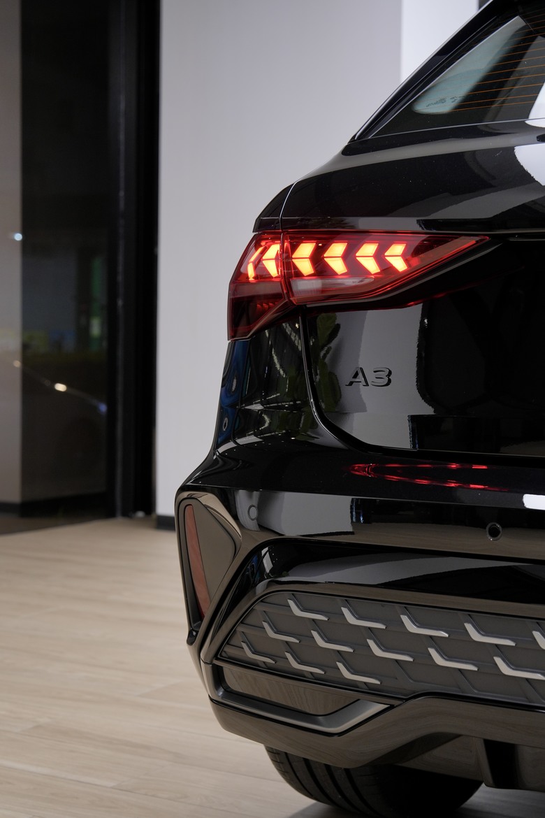 實車分享｜小改款 𝐀𝐮𝐝𝐢 𝐀𝟑 𝐒𝐩𝐨𝐫𝐭𝐛𝐚𝐜𝐤 𝟑𝟓 𝐓𝐅𝐒𝐈 𝐒 𝐥𝐢𝐧𝐞｜正式進駐