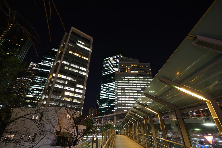 Canon RF 16-28mm f/2.8 IS STM 評測報告｜平民超廣角鏡皇、輕巧可靠且超值！