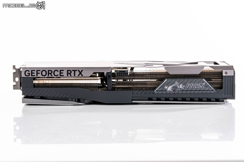 微星 GeForce RTX 5070 12G VANGUARD SOC 顯示卡開箱實測 以大型散熱設計帶來更低溫度壓制表現