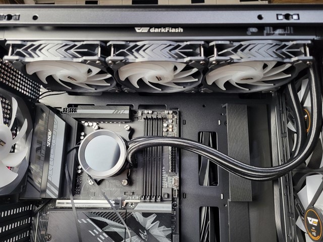 性價比三箭頭！ 開箱大飛darkFlash的DF4100+DN360D+PMT850W