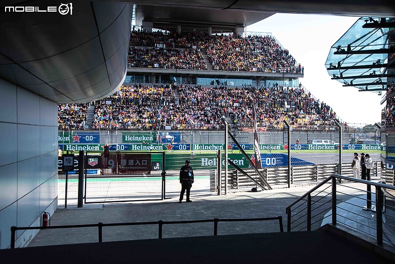 領著七千美金的票採訪2025 F1上海站|Pit參訪、車手面對面,來自Mercedes-AMG Paddock Club的豪華觀賽體驗!