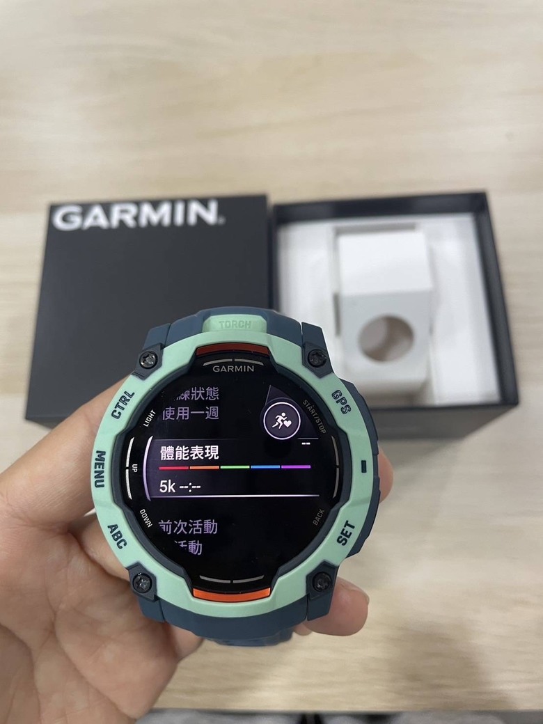 【開箱】Garmin Instinct 3 AMOLED