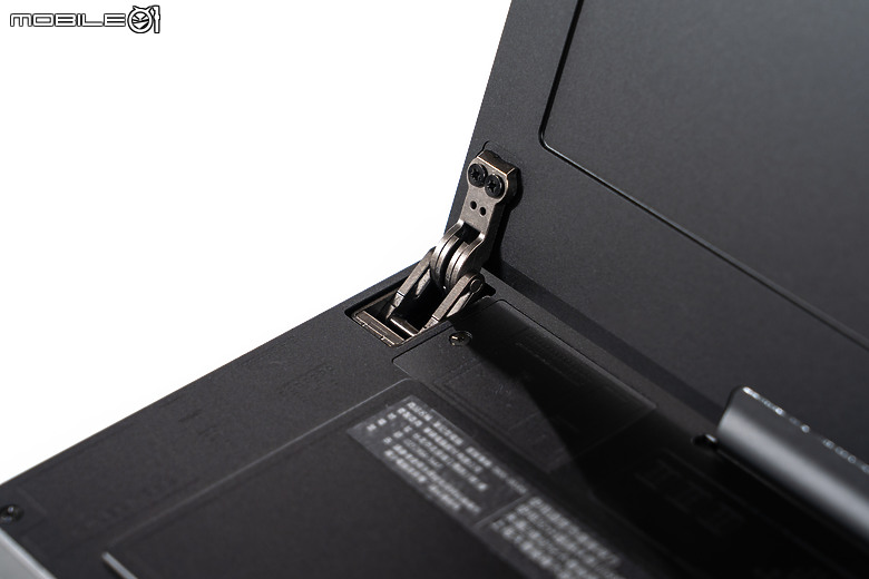 ROG Flow Z13 (2025) 測試報告｜內顯也能戰 3A 大作，二合一電競筆電再進化！