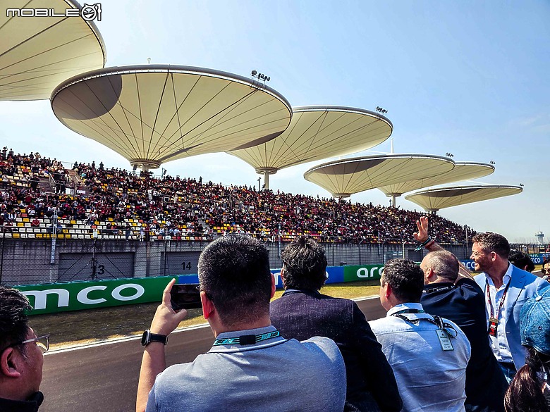 領著七千美金的票採訪2025 F1上海站|Pit參訪、車手面對面,來自Mercedes-AMG Paddock Club的豪華觀賽體驗!