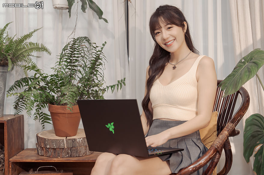 點我看大圖 Razer Blade 16 效能完整解析|RTX 5090 Laptop GPU 讓筆電再次超越效能限界