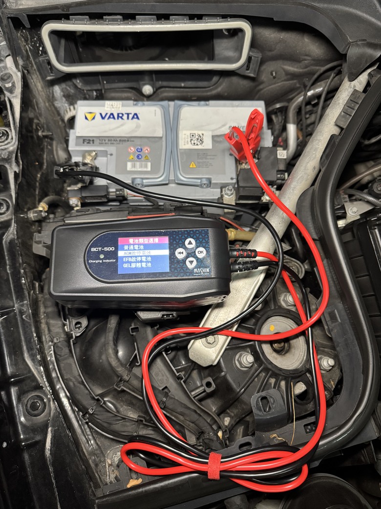 點我看大圖 BCT-500 12V充電+測試一體機開箱 | 車主必備的全方位電池護航者