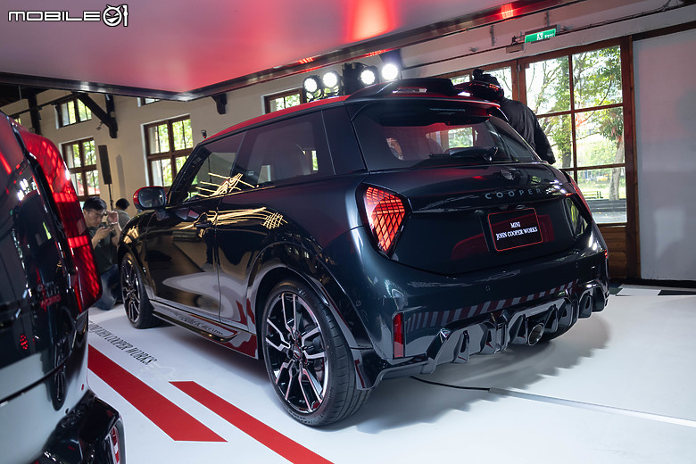 【採訪】追加性能與敞篷版本,MINI JCW、Cooper Cabrio車型上市、建議售價210萬元起!