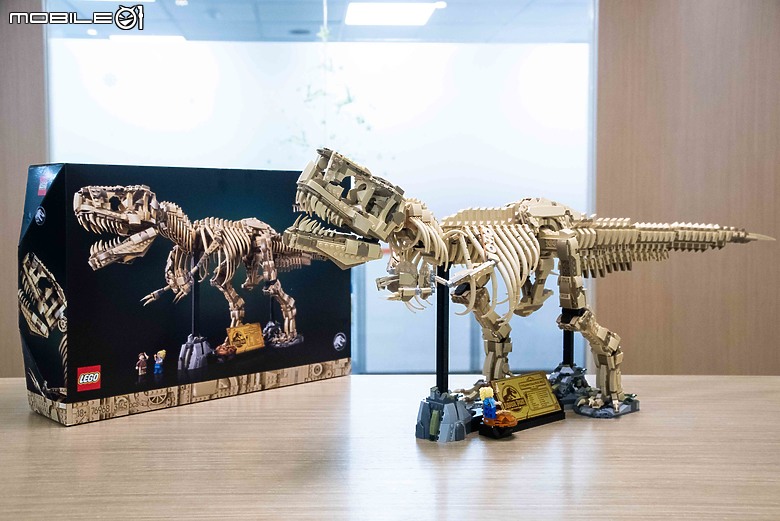 【樂高開箱】LEGO 76968 侏羅紀公園之暴龍化石登場，長度達一公尺的擬真震撼！